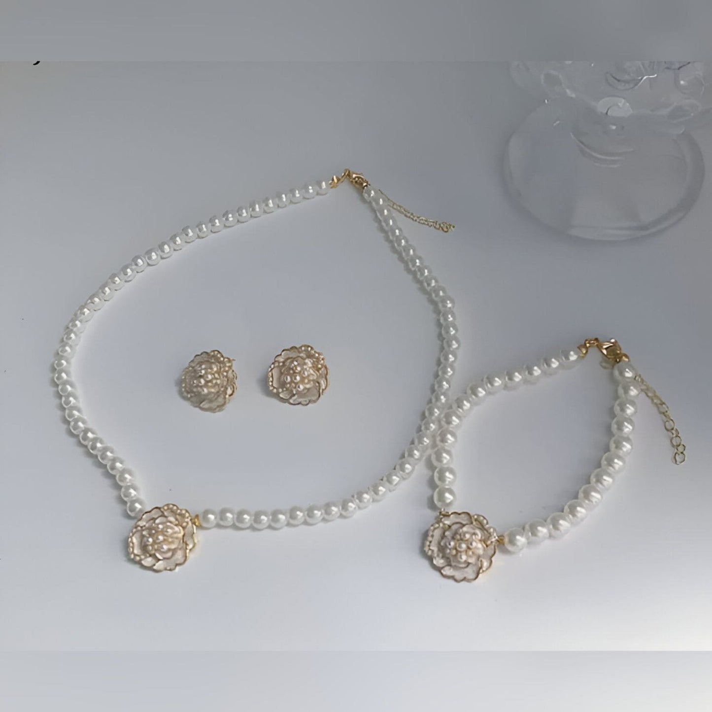 Elegant Floral Pearl Set