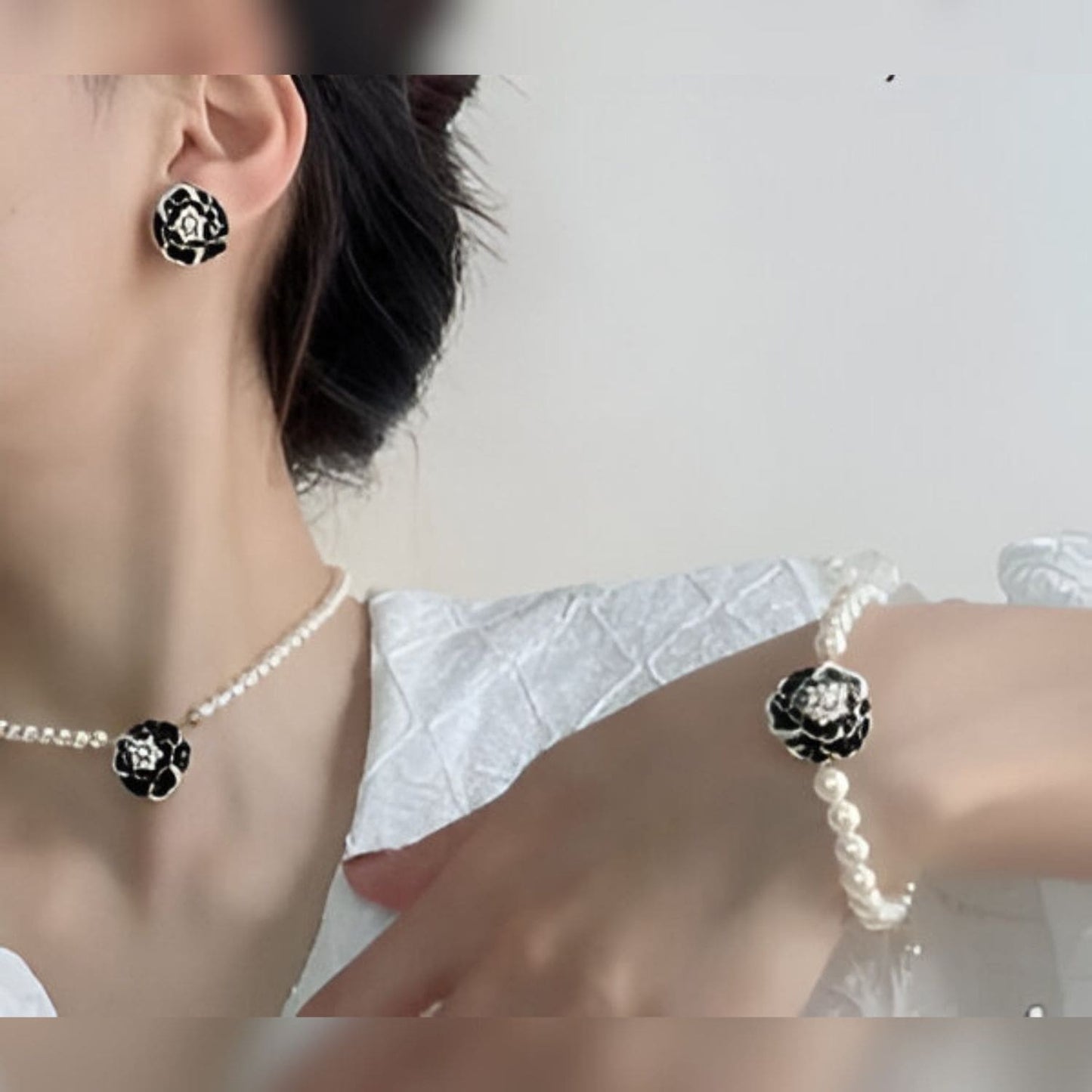 Elegant Floral Pearl Set